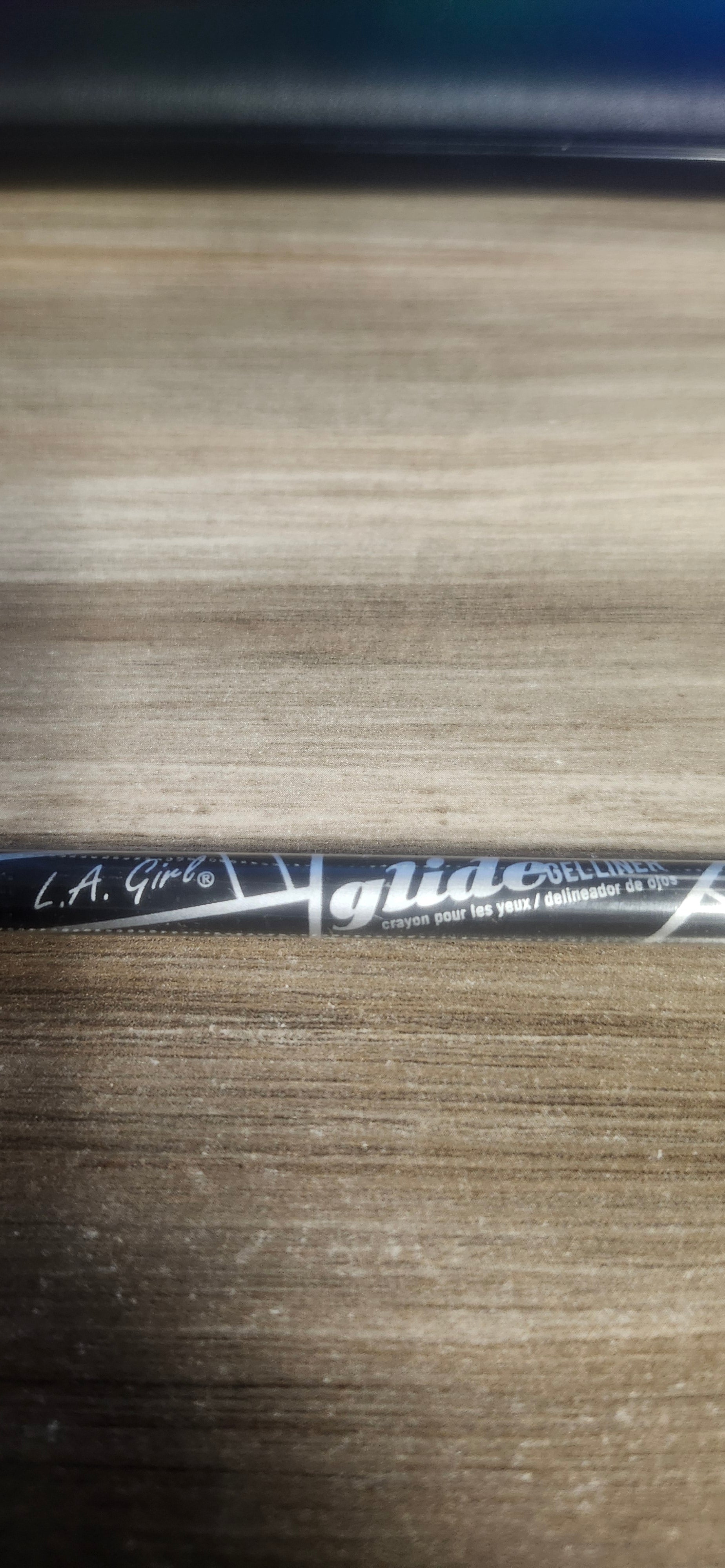 L.A Girl Glide Gelliner Silver Streak