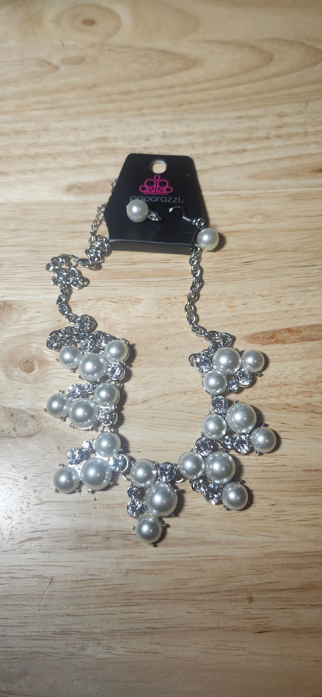Paparazzi Renown Refinement White Necklace W Earrings
