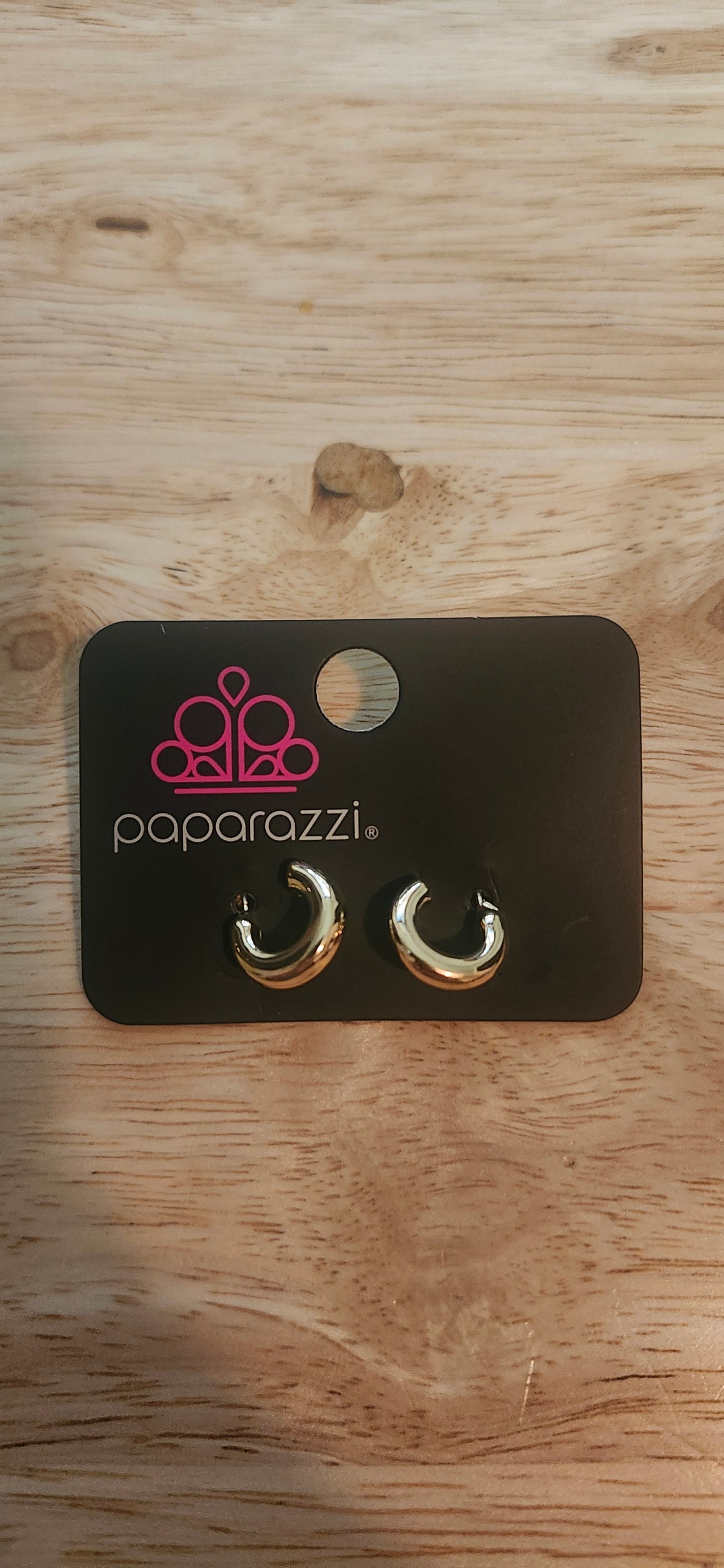 Paparazzi Catwalk Curls Gold Hoop Earrings