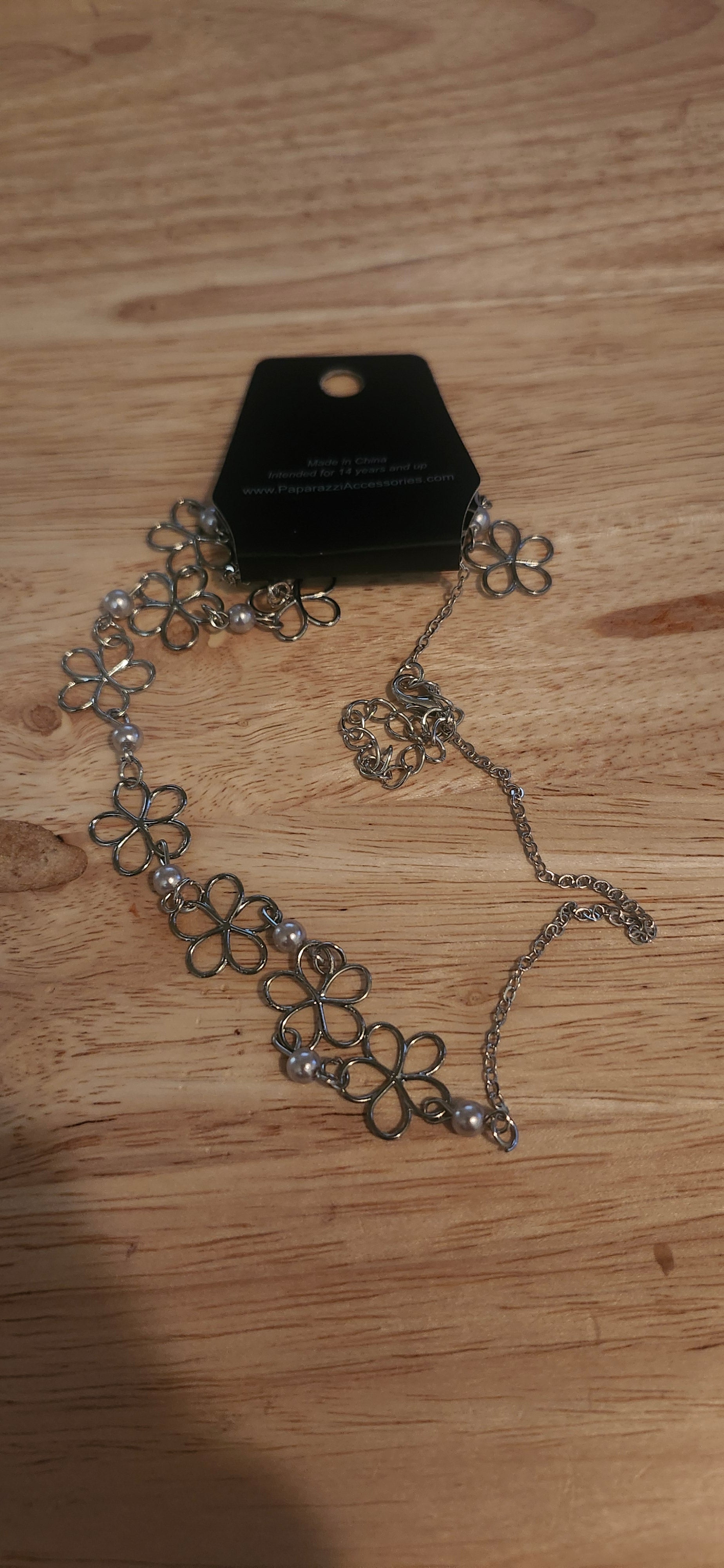 Paparazzi Silver Flower Necklace W Earrings
