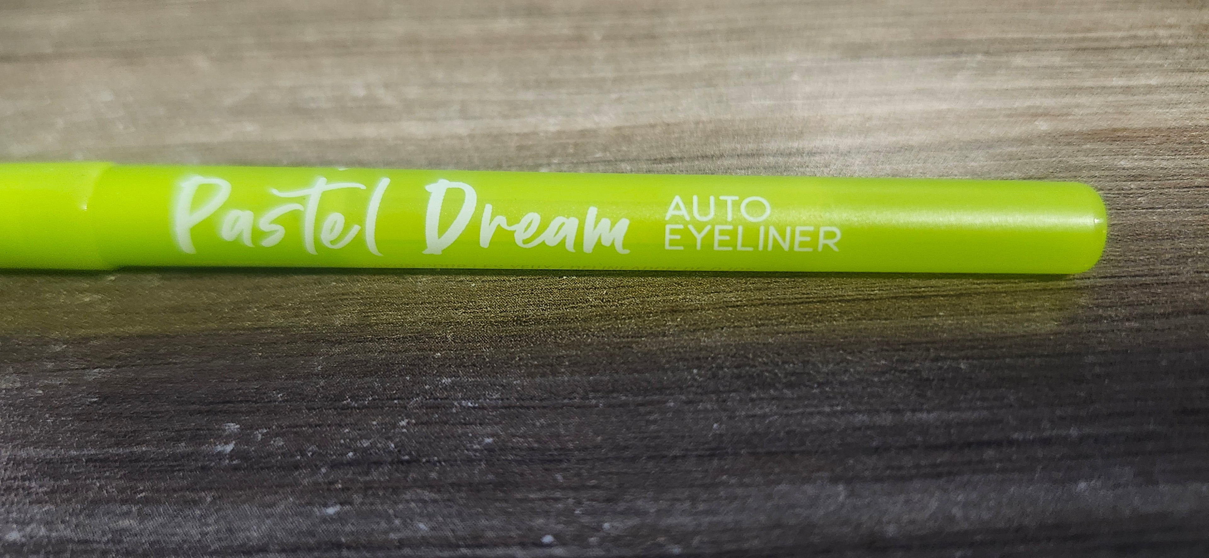 L.A. Girl Pastel Dream Auto Eyeliner #GP374 Magic Mint