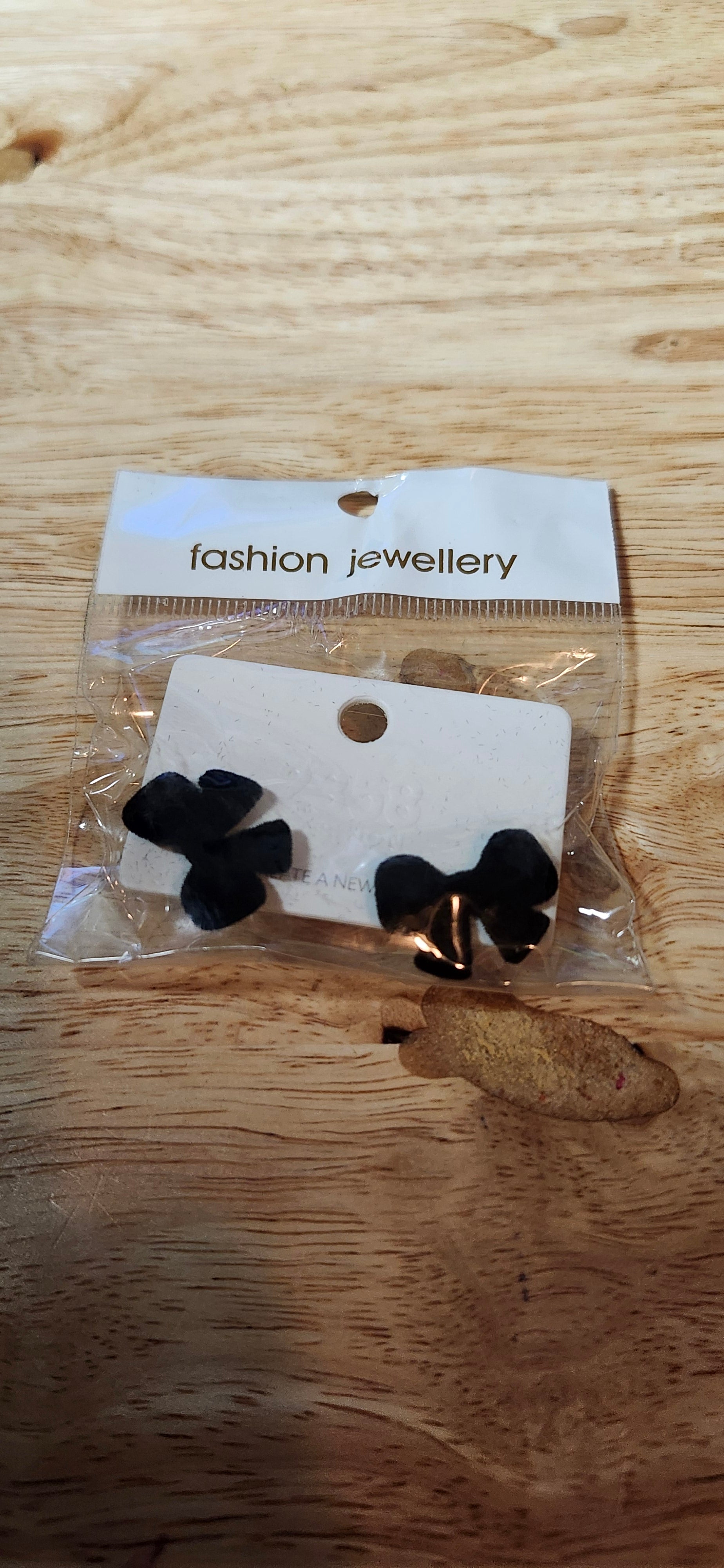 Fashion Jewelry Black Bow Stud Earrings